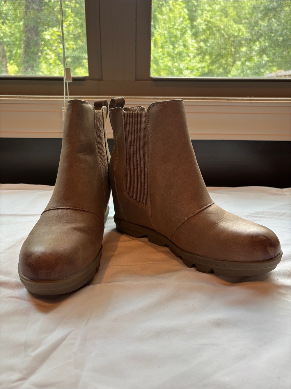 Women's Taupe Chelsea Ankle Boots - Slip-On Comfort SZ 8